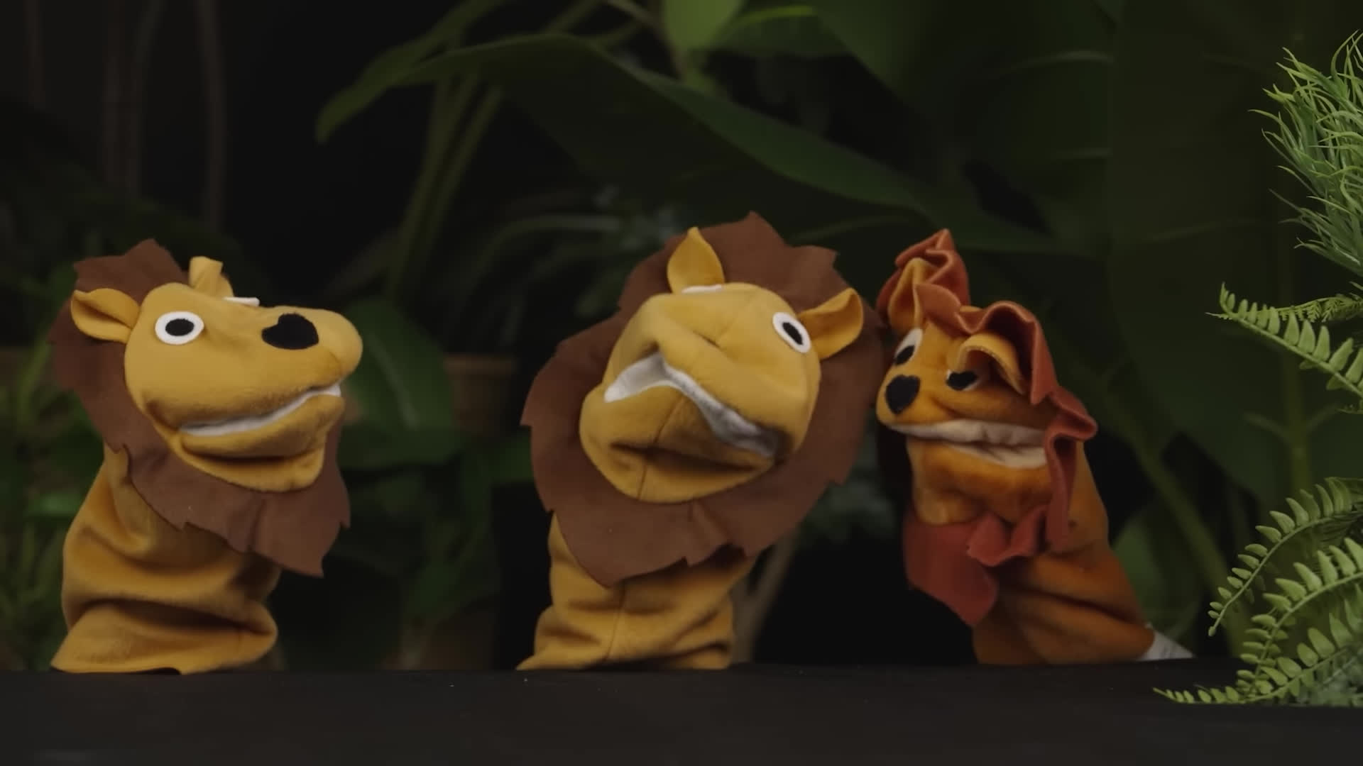 پوستر نگاه نزدیک تمام حروف الفبا! یادگیری با مارلی متلین بیبی...