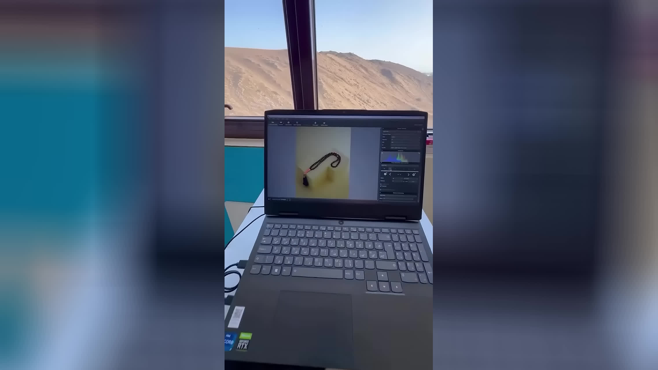 پوستر این ویدئو هارو میزارم که یادگاری بمونه