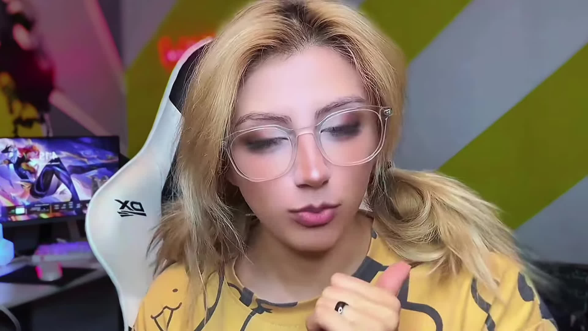 پوستر زندگیم شده پیکاچو 🐱