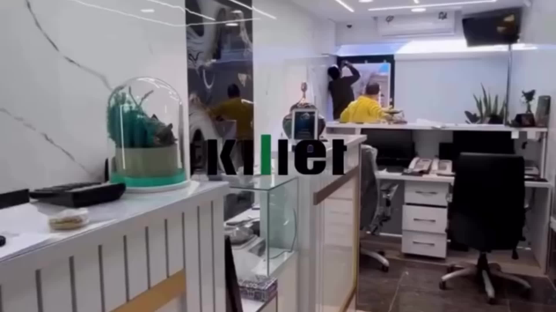 پوستر انجام پروژه‌های طلافروشی از ایده تا درخشش ✨